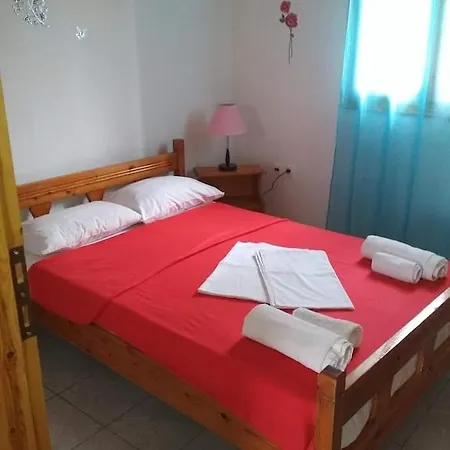 πέτρινο σπίτι με πισίνα Holiday home Falanthi