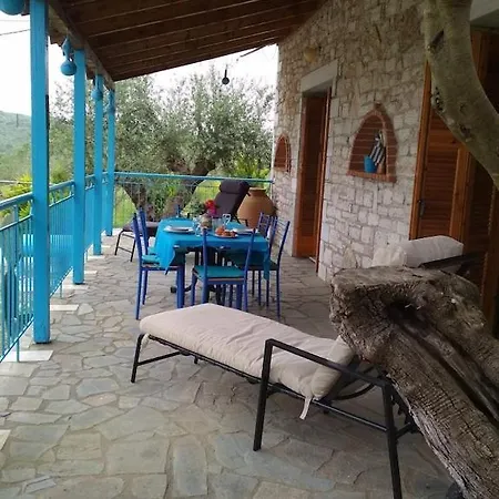 πέτρινο σπίτι με πισίνα Holiday home