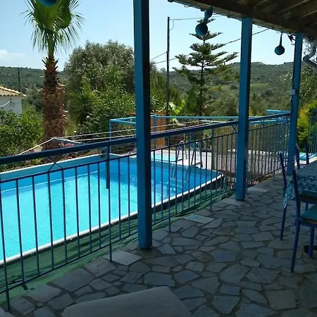 Holiday home πέτρινο σπίτι με πισίνα