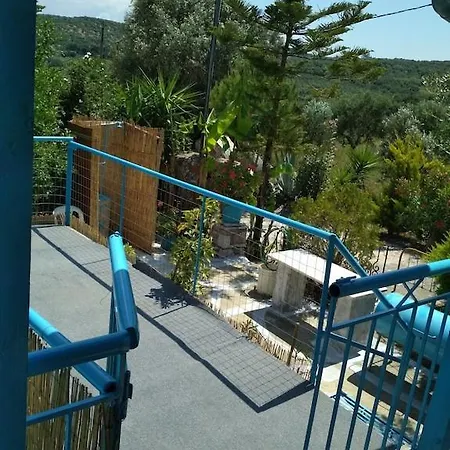 Holiday home πέτρινο σπίτι με πισίνα *